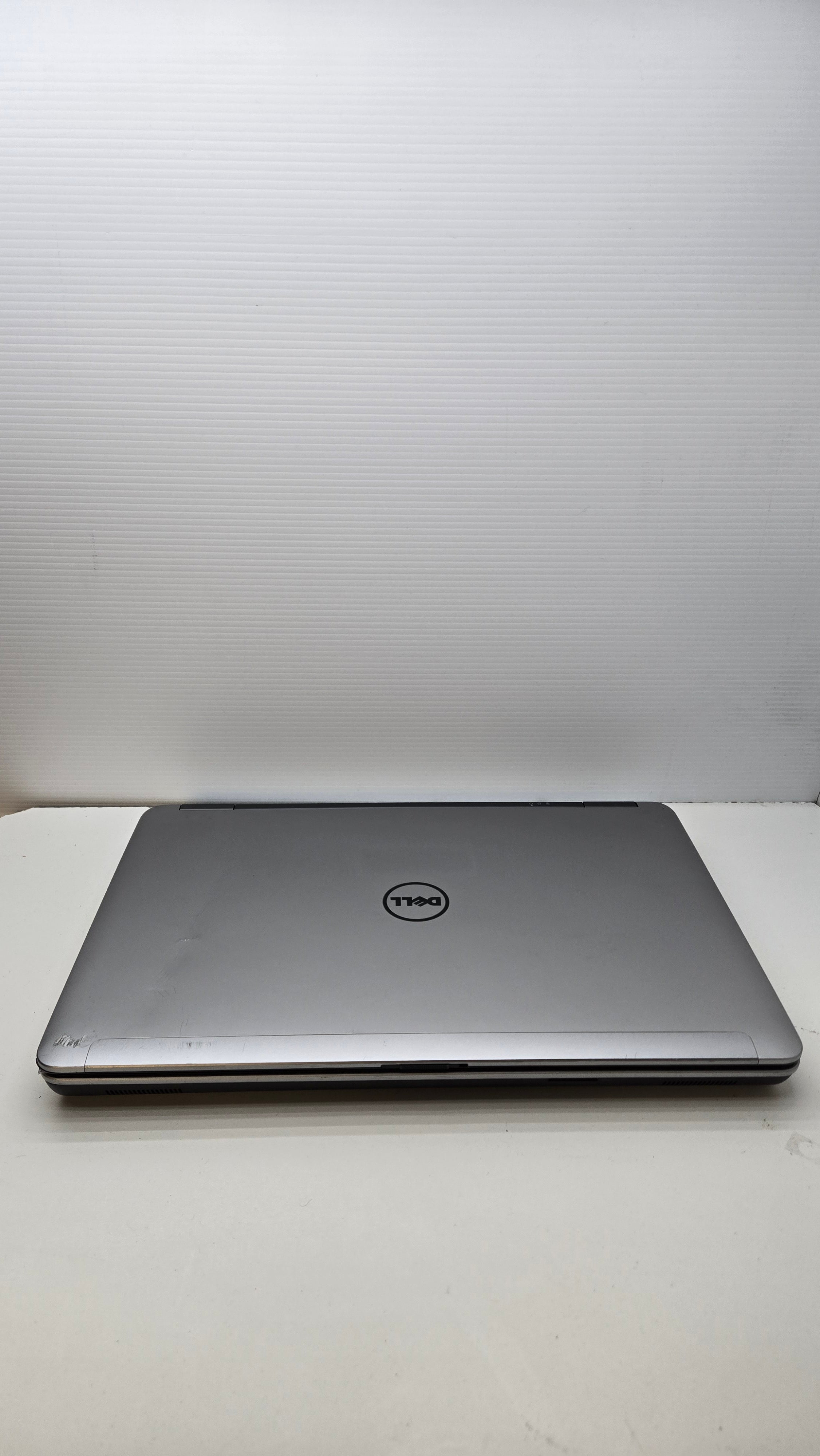 Dell Latitude E6540 i5-4300M 8Go — couvercle fermé