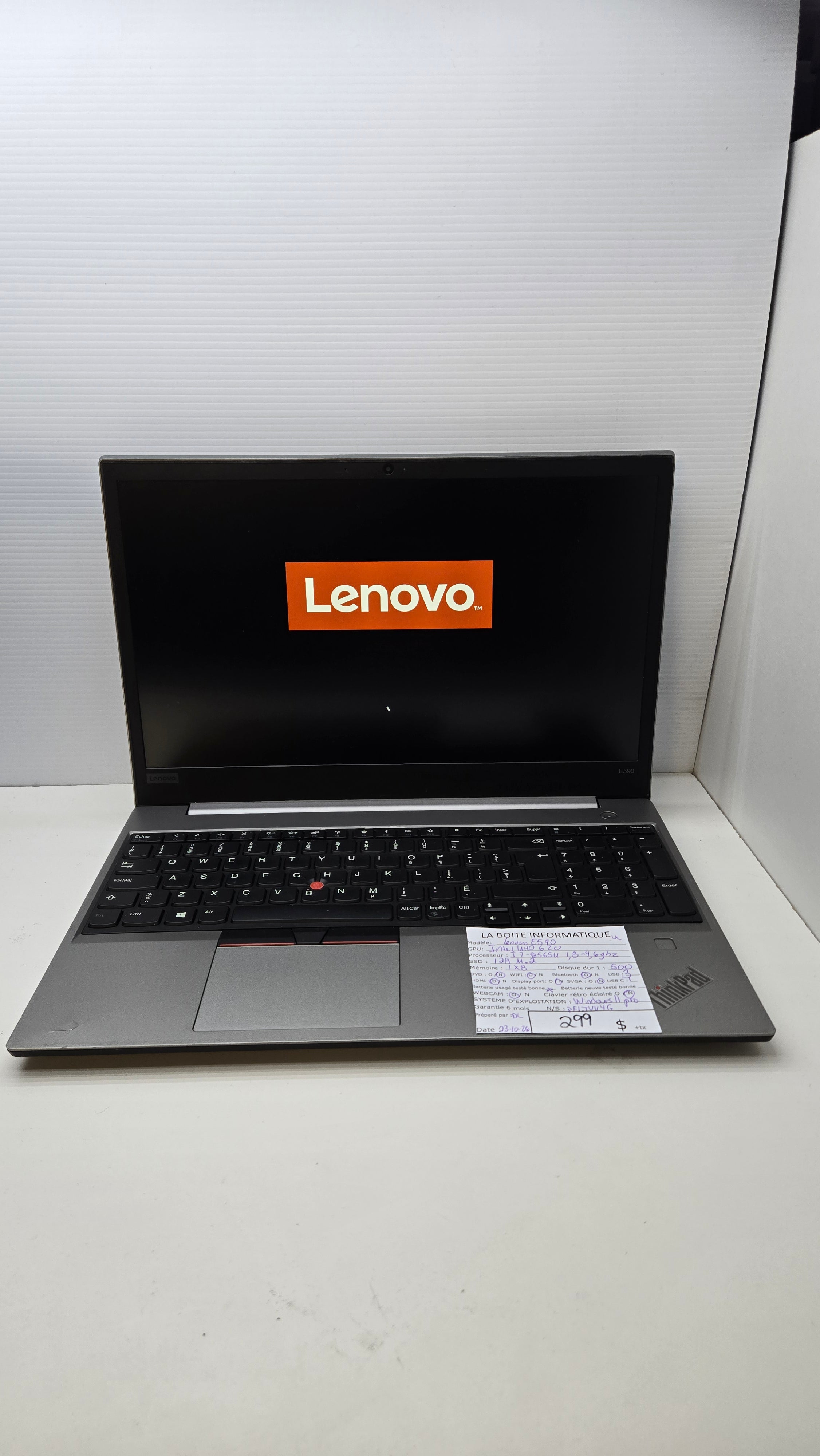Lenovo ThinkPad E590 ouvert — clavier et écran