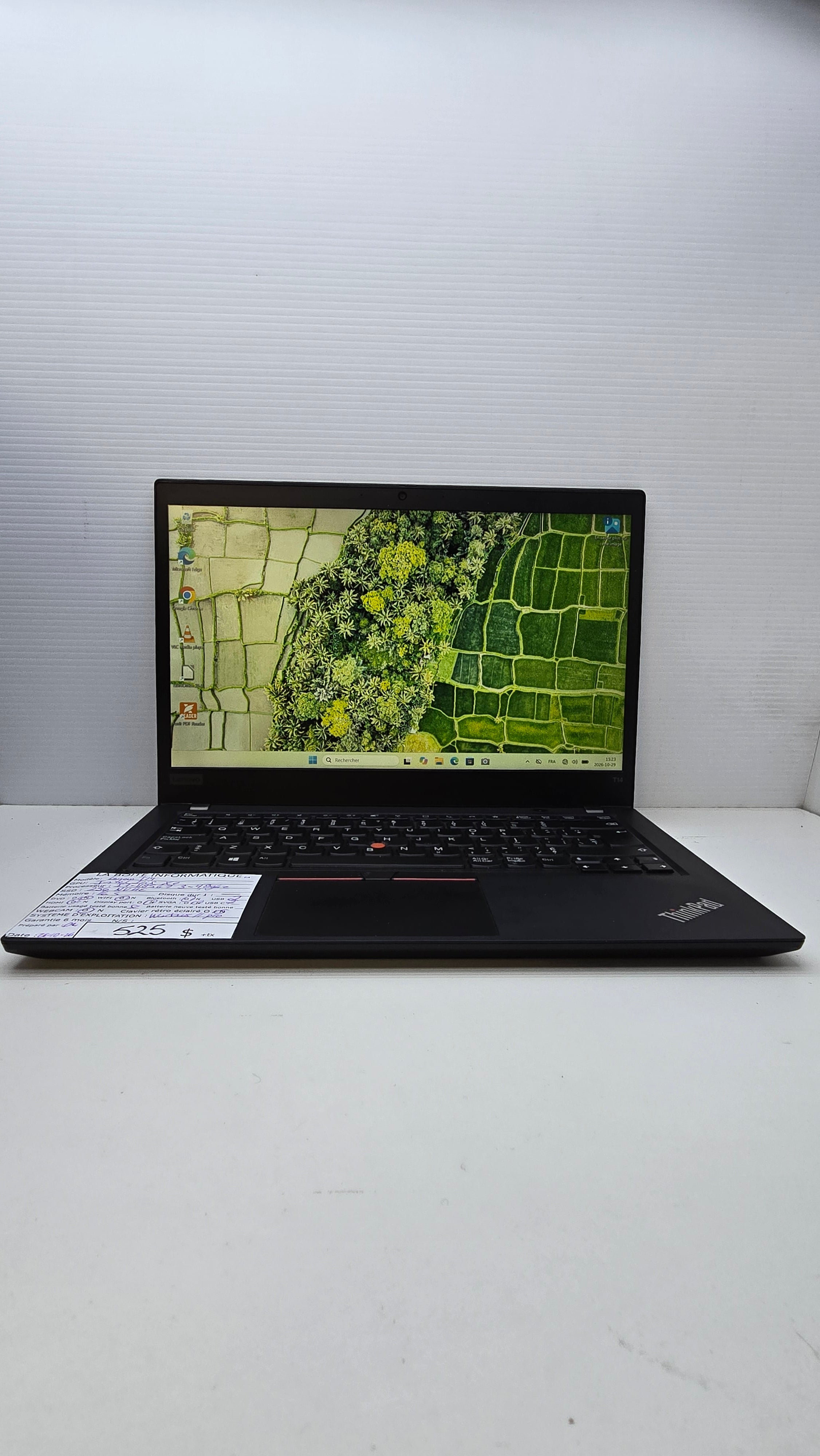 Lenovo ThinkPad T14 ouvert — clavier et écran