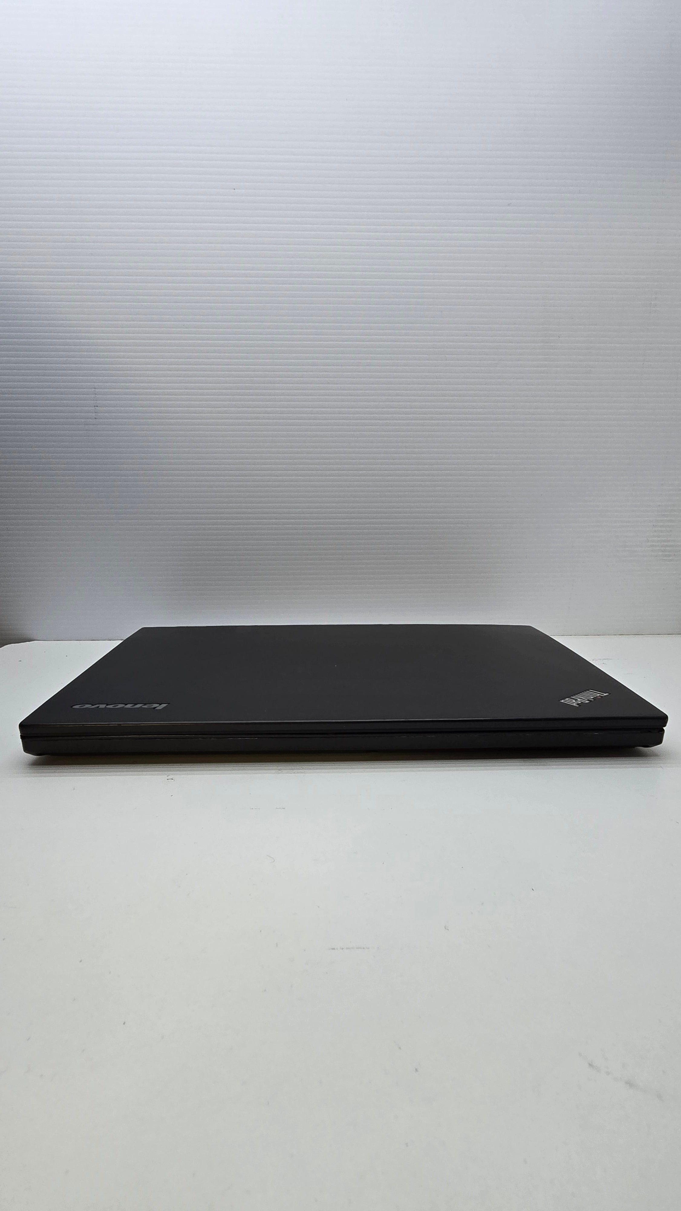 Lenovo ThinkPad T450s fermé