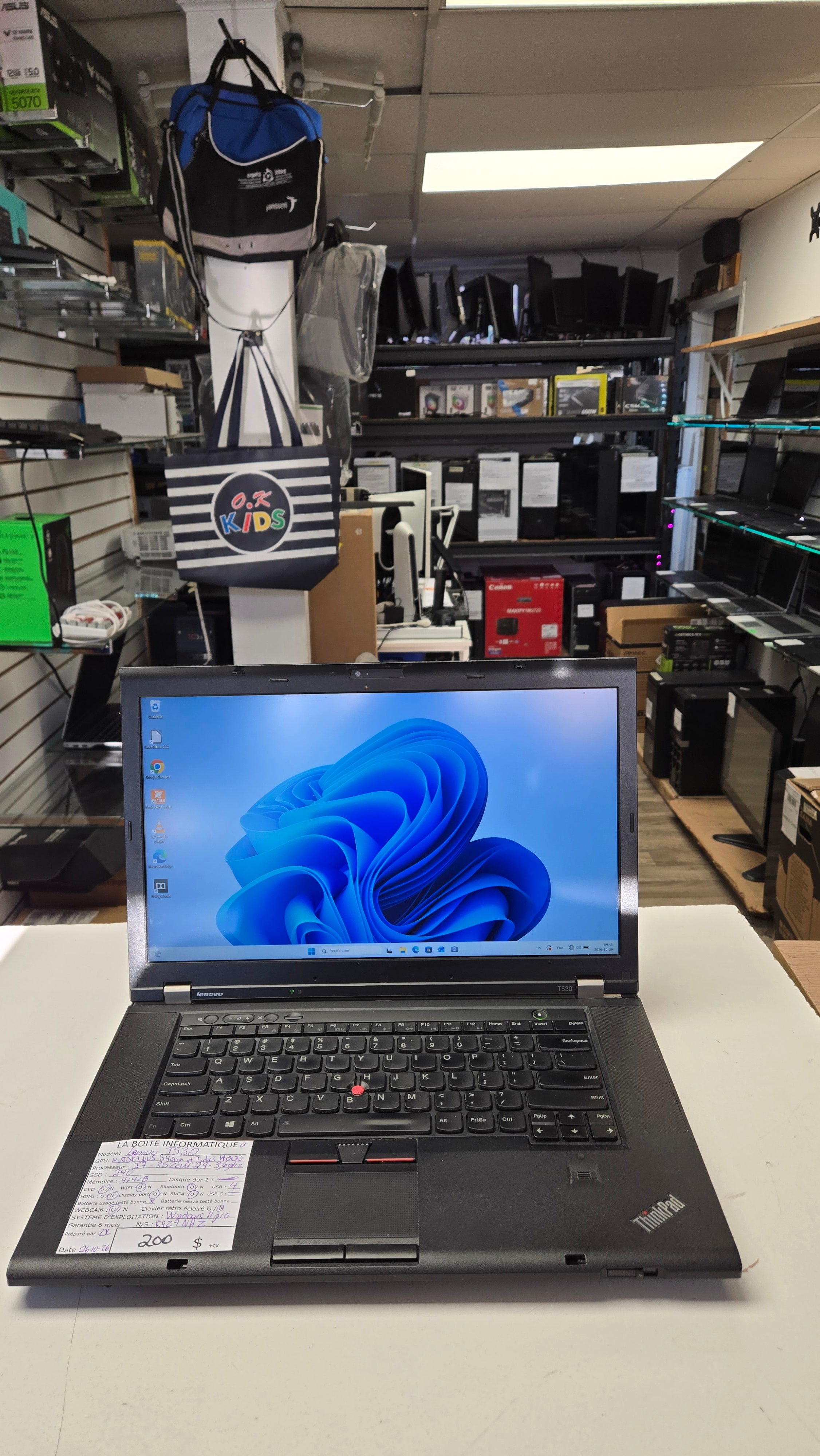 Lenovo ThinkPad T530 ouvert — clavier et écran